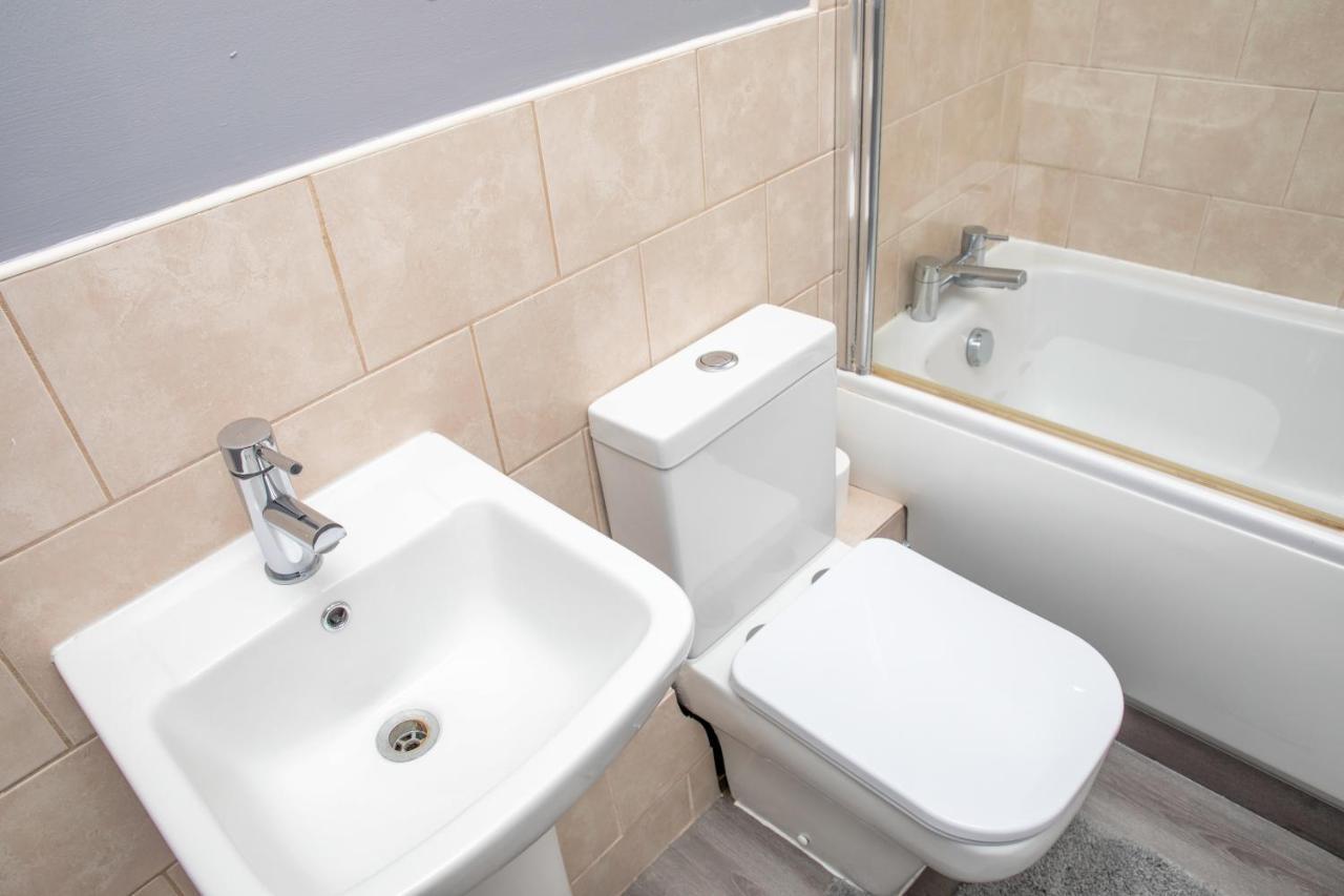 Leeds City Centre Spacious House Free Parking And Wi-Fi ภายนอก รูปภาพ