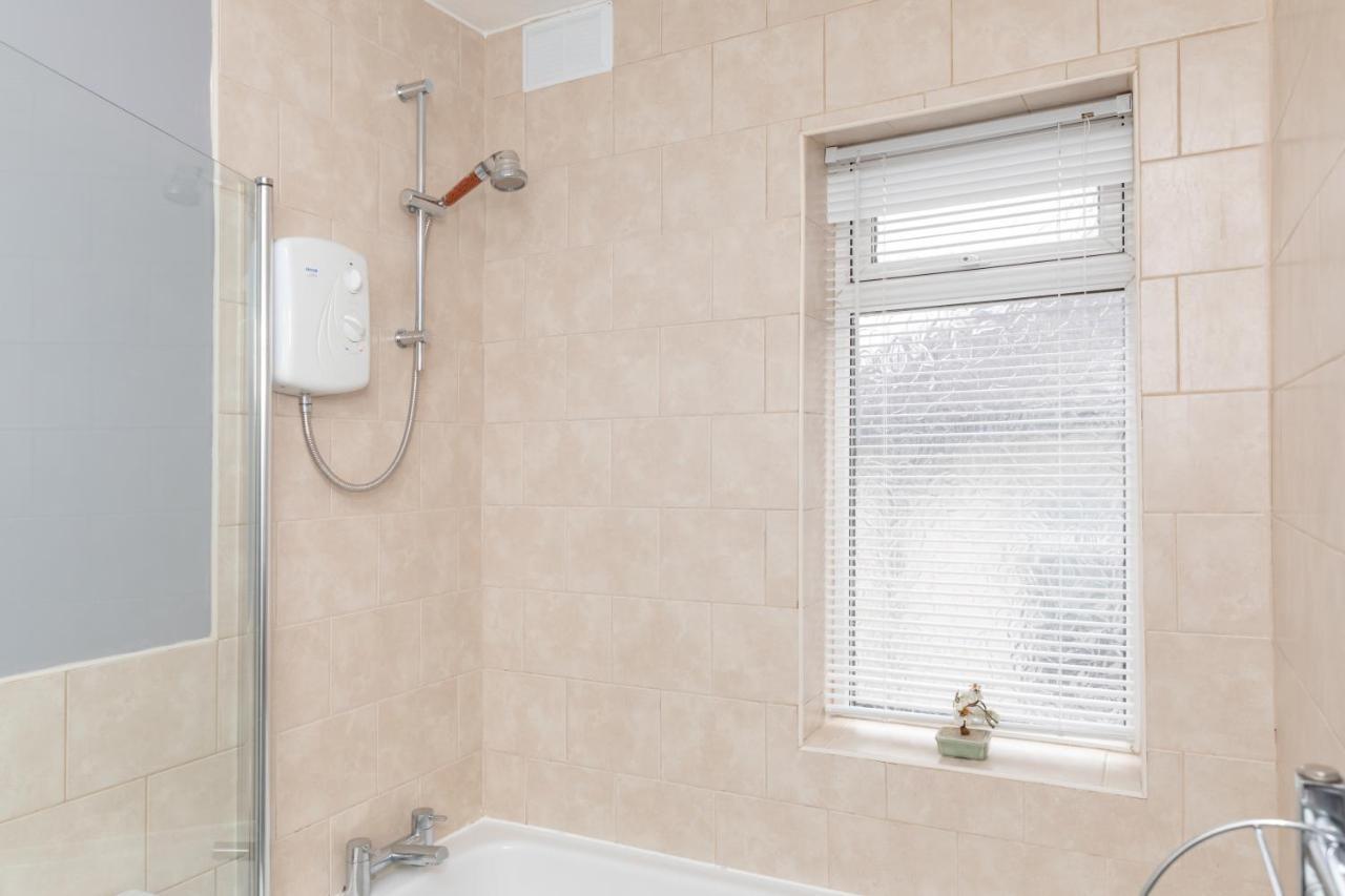 Leeds City Centre Spacious House Free Parking And Wi-Fi ภายนอก รูปภาพ